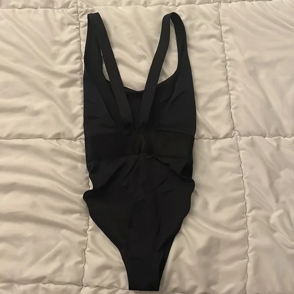 Black high cut bathing suit - Picture 2 of 2